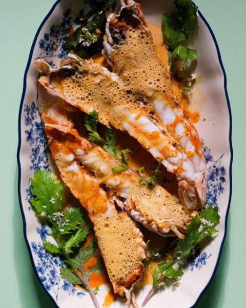 Langoustines XL with bisque and pecan chilli crisp